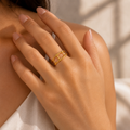 Bague Dorée Géométrique à Maillons – Élégante & Moderne
