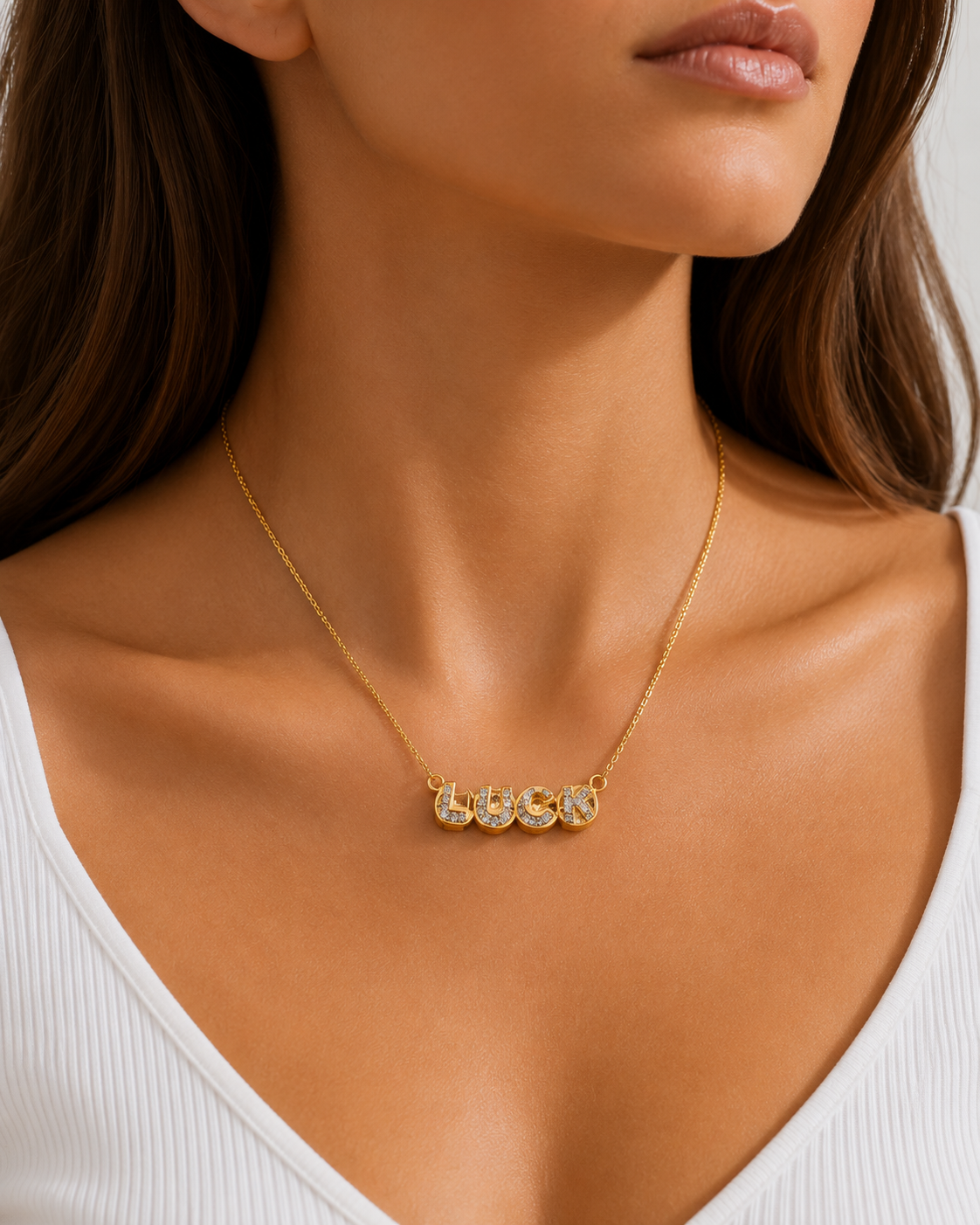 Collier ELYRA Marguerite – Élégance Florale Dorée & Cristaux Scintillants