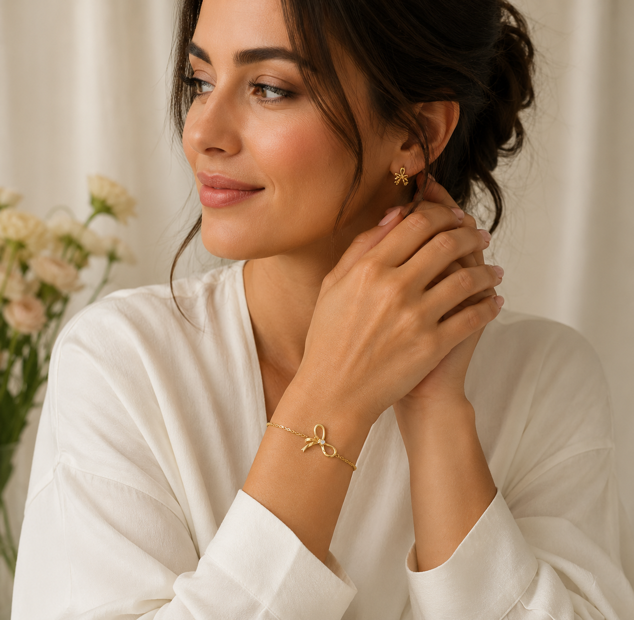 Bracelet Nœud Doré avec Pierre Brillante – Élégant & Féminin