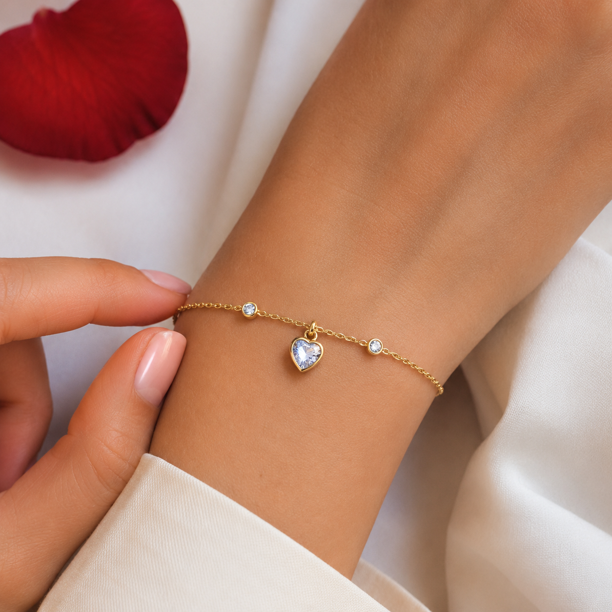 Bracelet Doré Cœur Cristal – Élégant & Raffiné